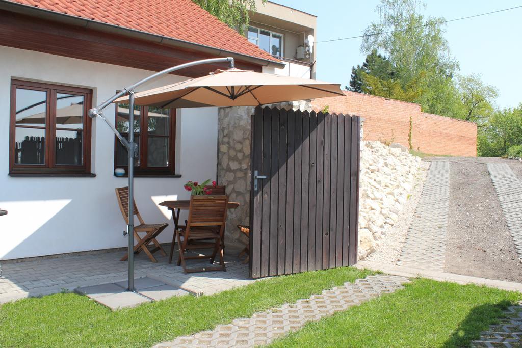 Apartmany Turold Mikulov Zimmer foto